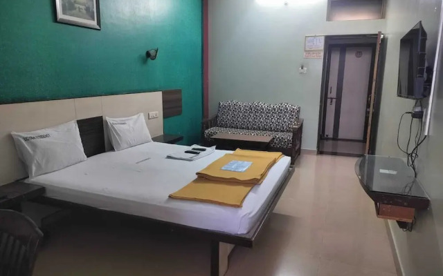 I-ROOMZ Udhyan Residency