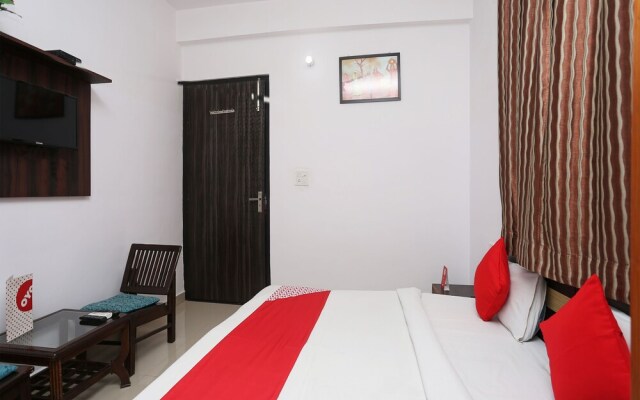 Hotel Taj Niwas by OYO Rooms