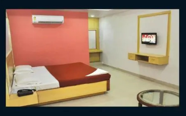 Hotel Mayura A/c