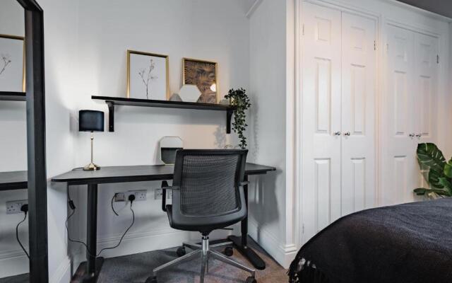 Newly Refurbished Sylish Hull 3 Bed Apartment