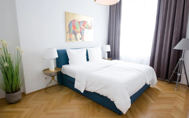 Studio Apartments Urania - Mai's Apartments