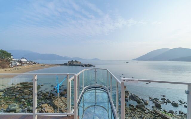 Namhae Lounge 32 Resort A