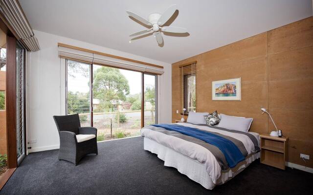 Lone Pine Cottage