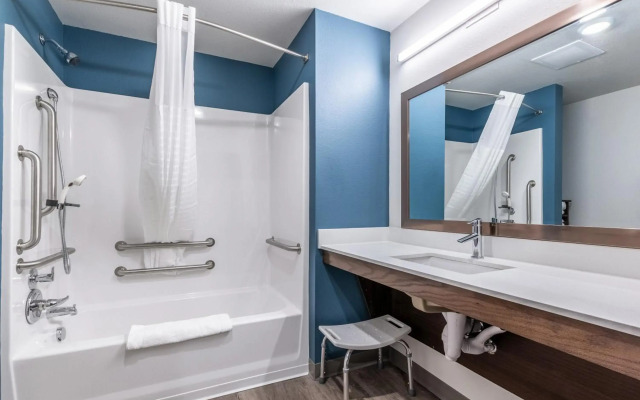 WoodSpring Suites Bakersfield East