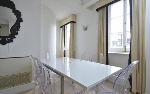 Uber London Trafalgar Apartments