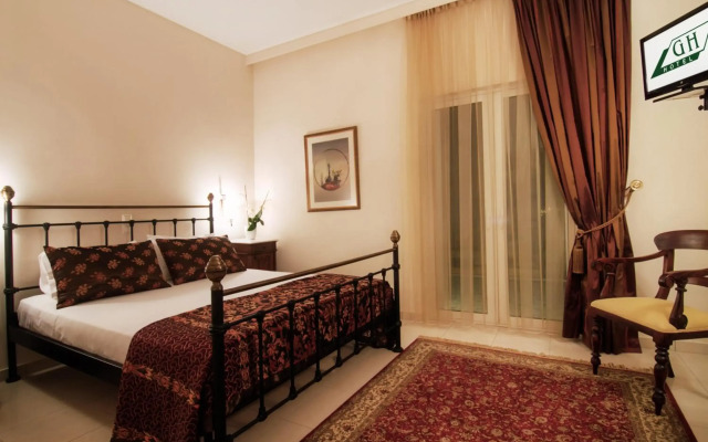 Pines Hotel