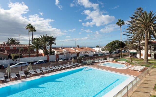 Nice Apartment Swimming Pool, Parking and Terrace
