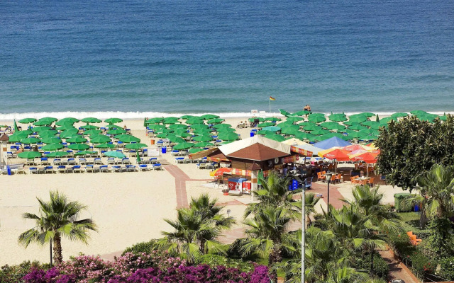 Riviera Hotel & Spa