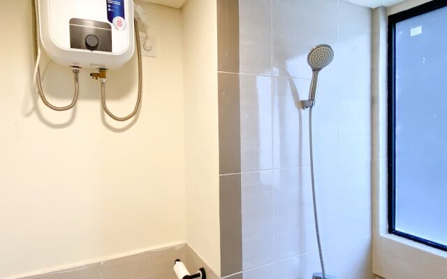 Spacious And Homey 2Br At Meikarta Apartment