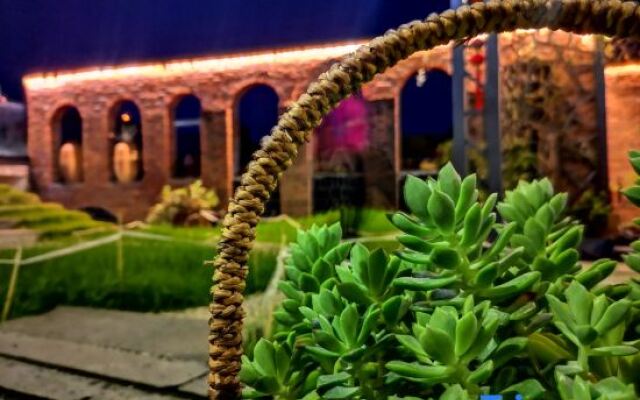 Hetang Zhenmei Panoramic Holiday Inn