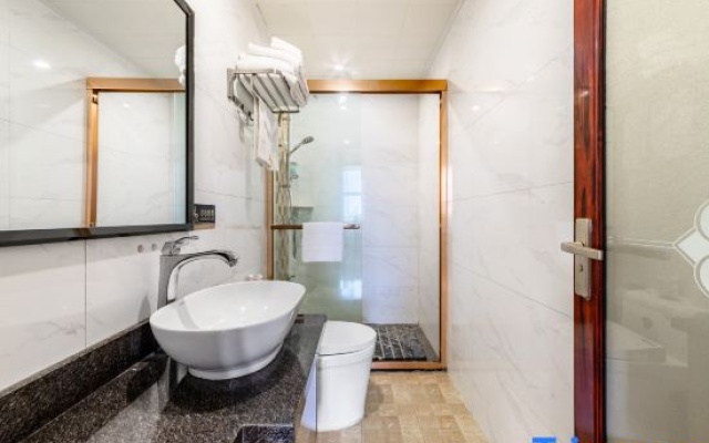 Bohai Hotel (Taishan Jiawang Mansion) – Bathroom – Jiangmen