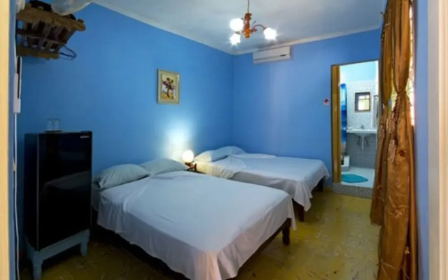 BlueRoom Cari y Famlia