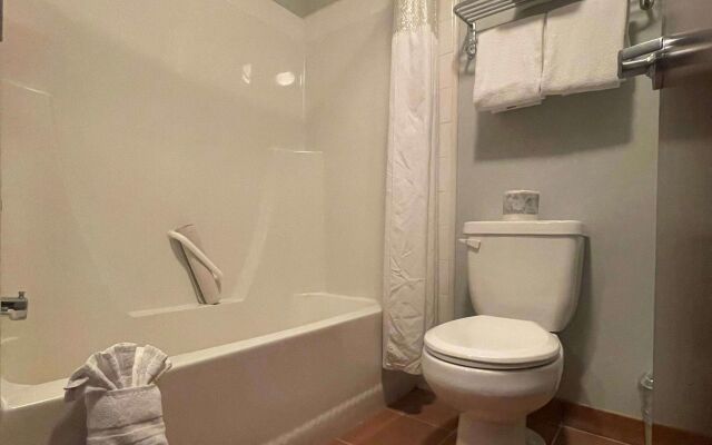 Days Inn by Wyndham Whitecourt