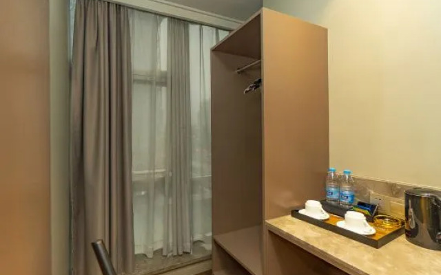 Ni Hao Hotel (Hangzhou Binjiang Longhu Tianjie Jianghan Road Subway Station)