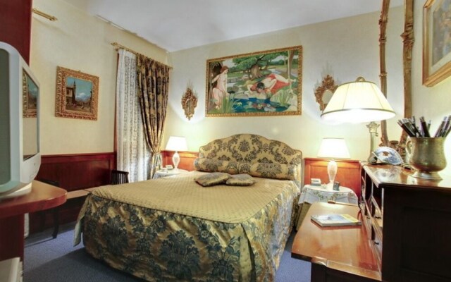 Regina Elena Apartment