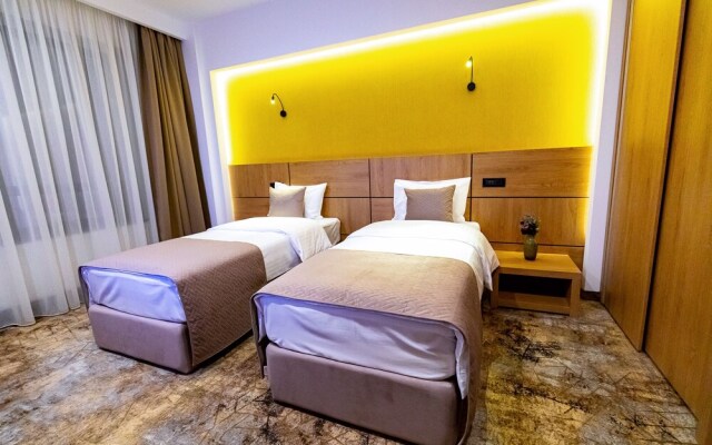Grand View Hotel & Suites