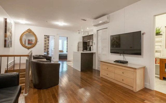 LMVR - LuxApt 3 - 7 bedrooms 2 bathrooms