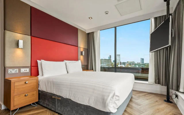 Roomzzz London Stratford