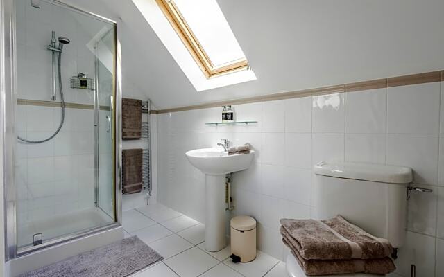 Cotswold Lodge