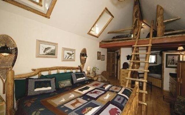 Lost Trail Lodge