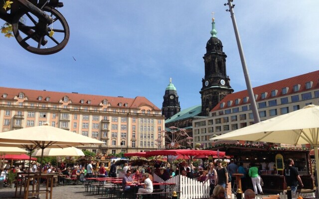 A Studio For 2 3 People In The World Famous City Of Dresden