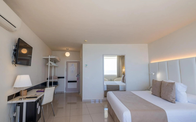 On Hotels Oceanfront - Adults Only