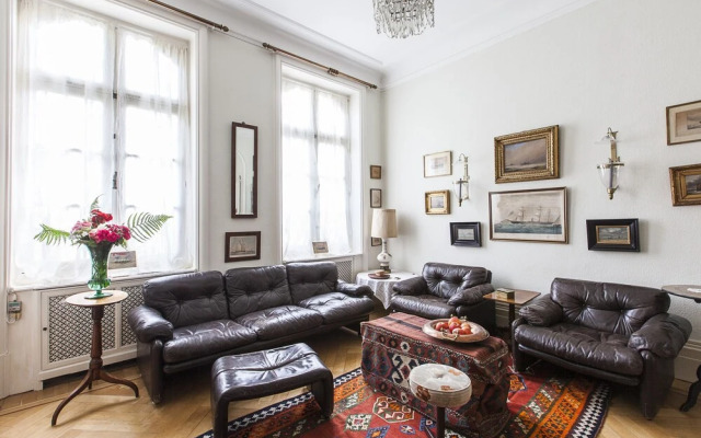 Cozy Double Room With Shared Bathroom