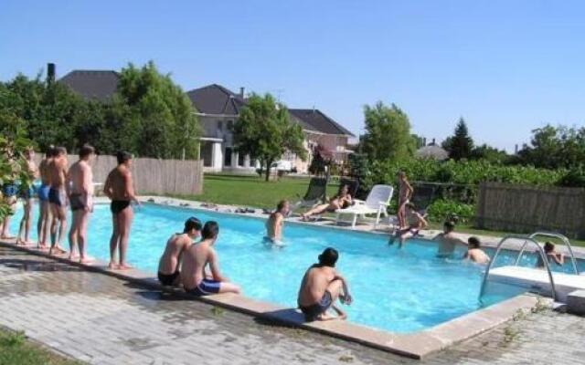 Kincsem Wellness Hotel