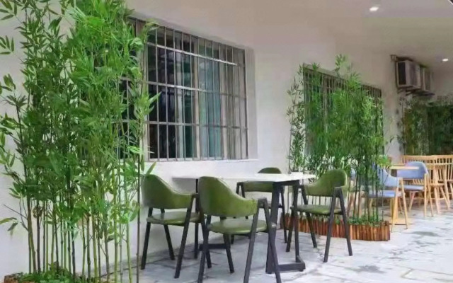 Zhongxian Qiaolin Hotel