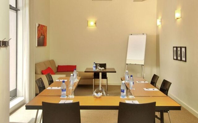 The Bijoux Aparthotel