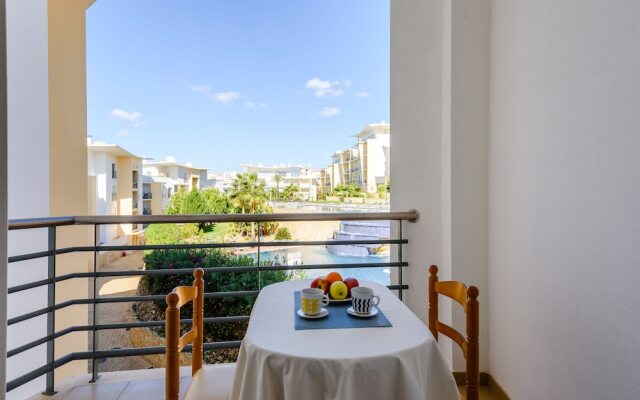 Sea view Apartment with 3 spacious Terraces & 2 Swimming pools