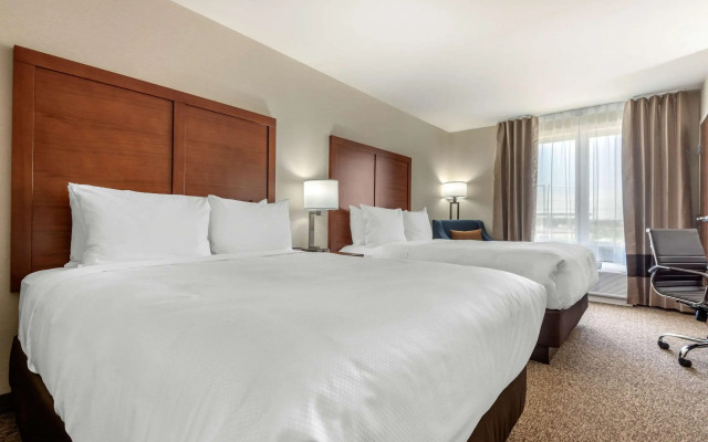 Comfort Inn & Suites