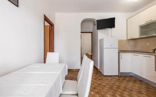 Awesome Home in Mandre With Wifi and 2 Bedrooms