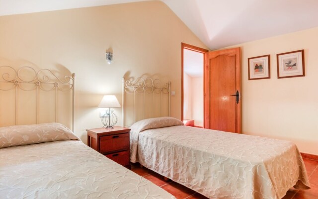 Scenic Villa in Ojen with Private Swimming Pool