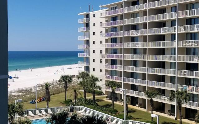 Tradewinds Condos by Hosteeva