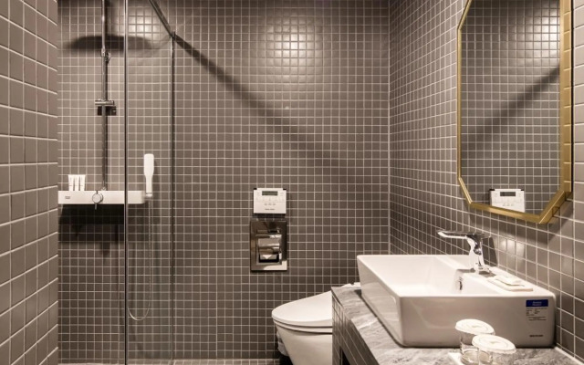 WesternLife Hotel