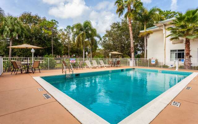 Mainstay Suites at PGA Village