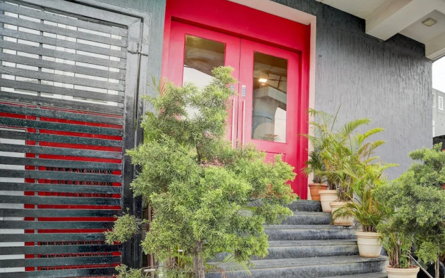 Cozy Stays Near Halasuru Metro Station