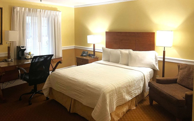 Inn on the Square, an Ascend Collection Hotel