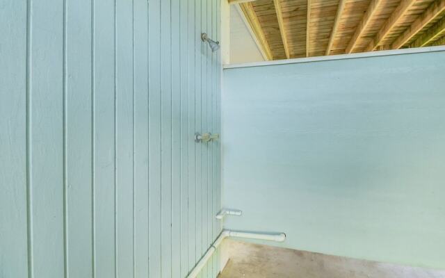 Always Sunny 3 Bedroom Home by RedAwning