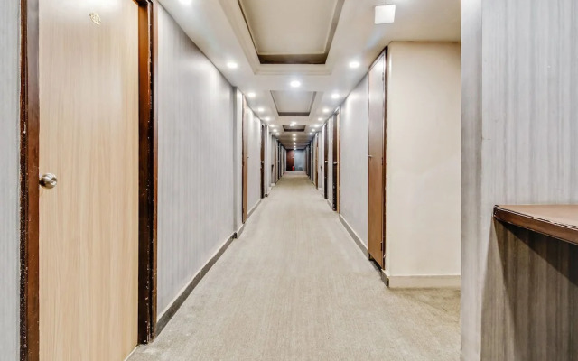 Hotel Solitaire by OYO Rooms