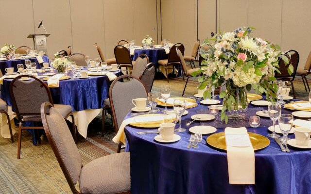 The Grand Hotel - Salem