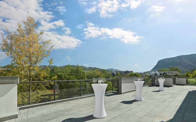 DoubleTree by Hilton Taizhou Shenxianju