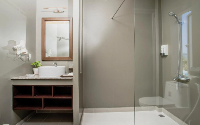 King Grand Boutique Hotel