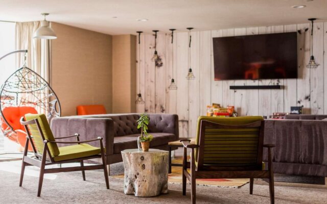 Whitney Peak Hotel Reno, Tapestry Collection by Hilton
