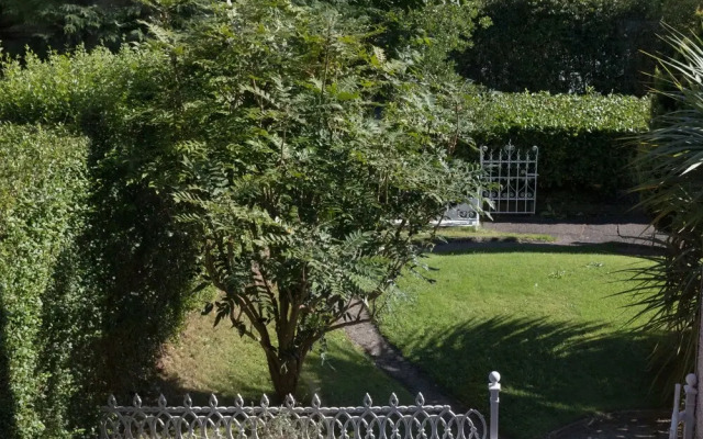23 Hillsborough Road B&B