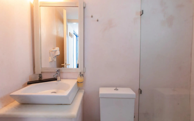 Athina Studios & Suites
