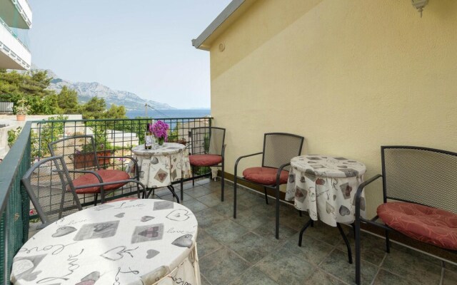 Nice Apartment in Pisak With 3 Bedrooms and Wifi