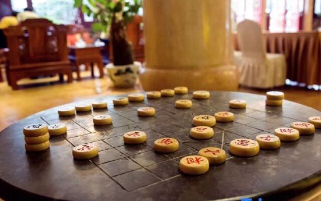 Maitreya Sanlong Hotel (Huquan Hot Spring Ecological Park Honghe Water Town Branch)