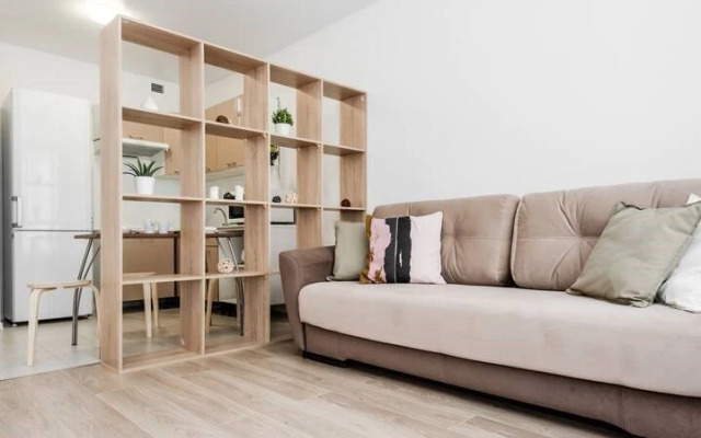 AHause на проспекте Космонавтов 11а